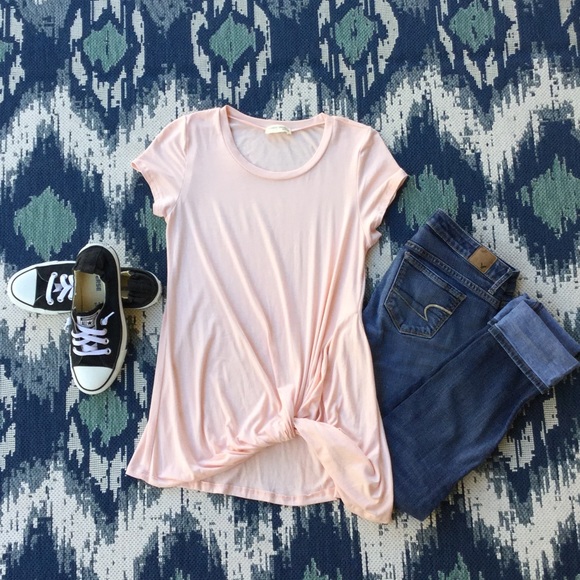 twenty second Tops - NWOT Pink Blush Knot Top-Women’s Small🌸